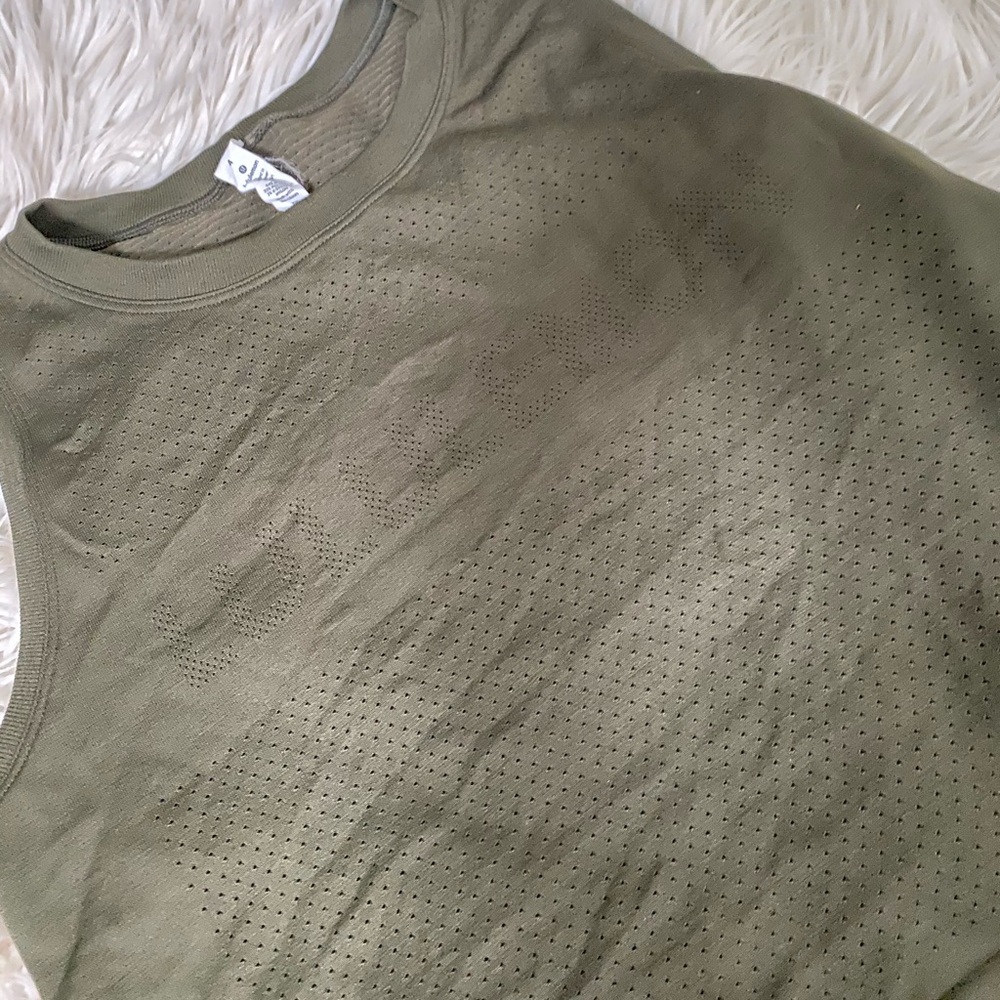Lululemon Crop Tank - size 4